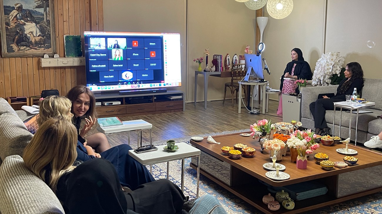 صالون الملتقى الأدبي يناقش رواية "تغريبة القافر" للكاتب العماني زهران القاسمي