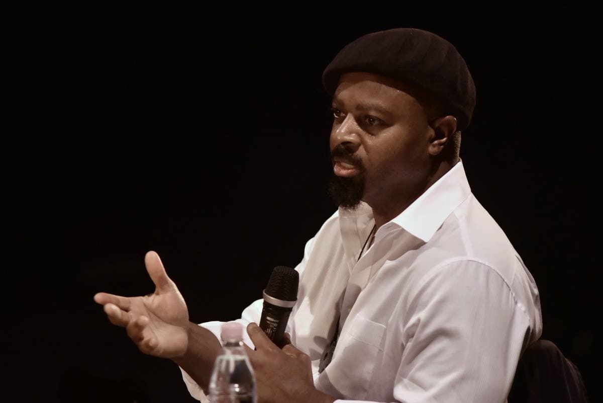 أديب نيجيري فائز بالبوكر الدولية يقترح فكرة عالمية للتشجيع على القرّاءة