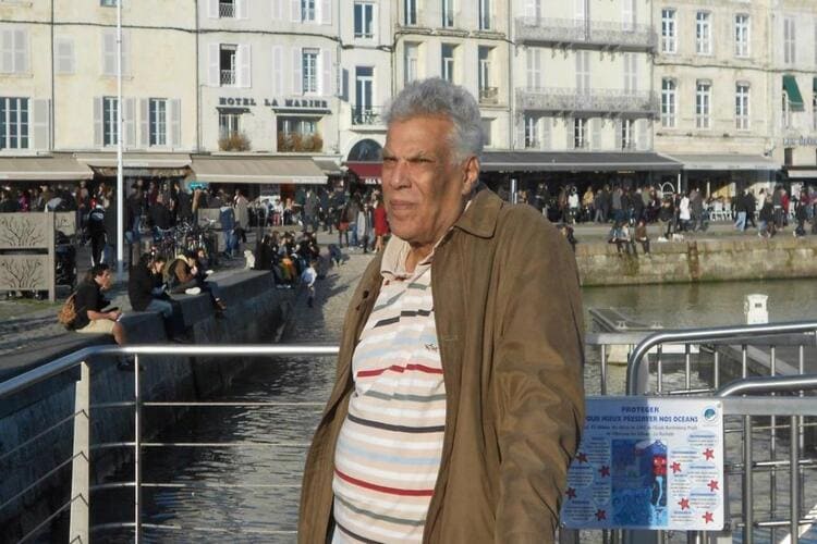 الروائي المصري إبراهيم عبد المجيد يحذر من خطر "تسليع الكتابة"