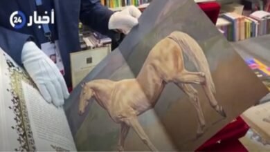 كتاب نادر بمعرض جدة للكتاب يباع بـ"66 ألفاً" ريال سعودي