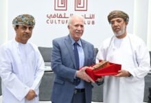 تكريم عُماني للدكتورإبراهيم السعافين الشخصية الثقافية العربية لعام 2023