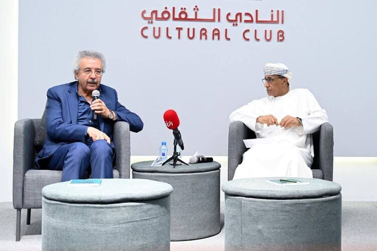 الأديب إبراهيم نصر الله: بداياتي الأدبية انطلقت من المخيم..