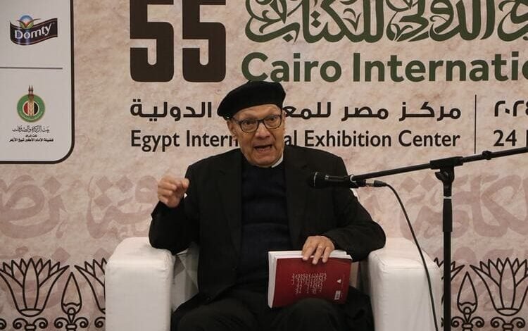 الشاعر أحمد عبد المعطي حجازي: فلسطين تتعرض لإبادة.. 