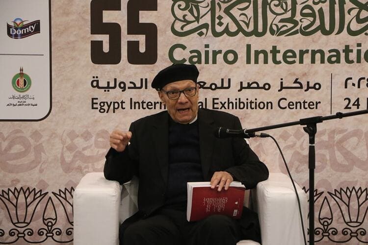 الشاعر أحمد عبد المعطي حجازي: فلسطين تتعرض لإبادة.. 