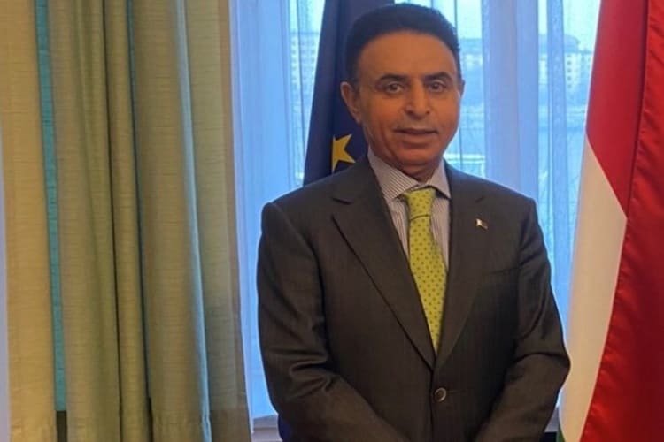 حكاية دبلوماسي كتاب يوثق مسيرة سفير قطري من قرية إلى القصر الملكي في بلجيكا