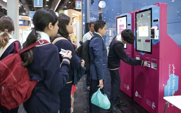 للمرة الأولى عربيا.. اعتماد الدفع الالكتروني لشراء الكتب بمعرض أبوظبي للكتاب 2024