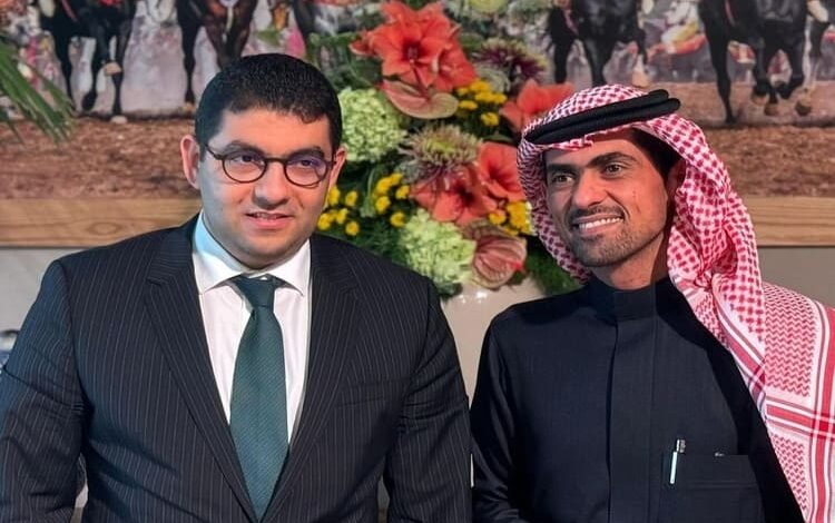 بعد توقيف حفل توقيع رواياته بمعرض الكتاب.. جولة للكاتب السعودي أسامة المسلم في عدد من المدن المغربية