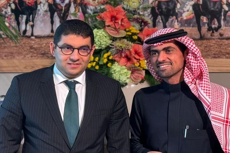 بعد توقيف حفل توقيع رواياته بمعرض الكتاب.. جولة للكاتب السعودي أسامة المسلم في عدد من المدن المغربية