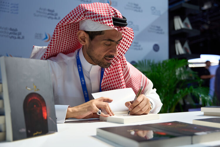  الروائي السعودي أسامة المسلم يعلن حفلات التوقيع أعماله في 2024..  ومن بينها الأردن