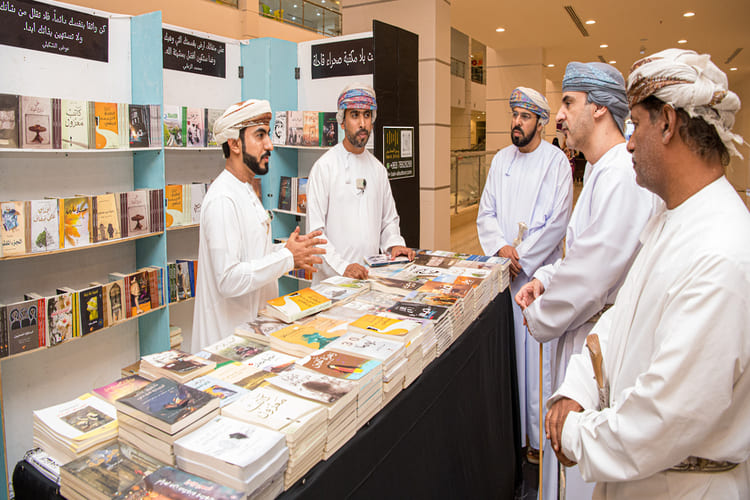 معرض خريف ظفار للكتاب 2024 يواصل فعالياته بصلالة بمشاركة 20 دار نشر