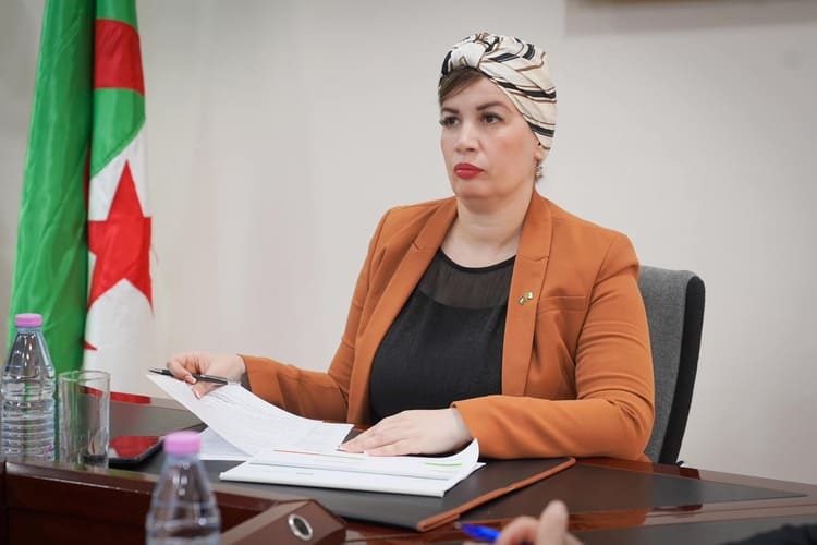 معرض الجزائر للكتاب 2024 يحتفي بالثورة الجزائرية ببرنامج ثقافي خاص