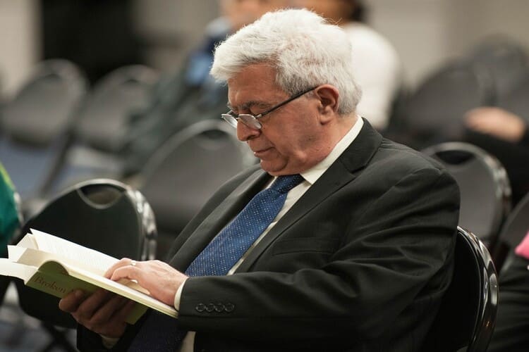 الأسرة الأدبية تفقد الروائي إلياس خوري..