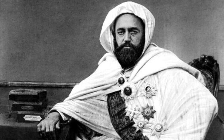 أكاديميون يبرزون تجليات القيم الإنسانية لدى الأمير عبد القادر بمعرض الجزائر