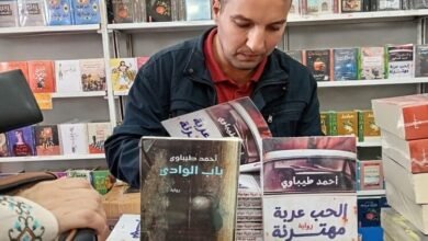 الروائي أحمد طيباوي يوقع أعماله بمعرض الجزائر الدولي للكتاب 2024.