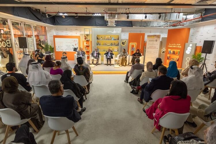 أدباء ونقاد يناقشون مراحل تطور الرواية الإماراتية في معرض الشارقة
