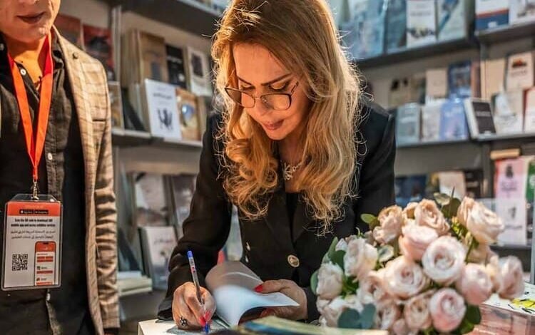 إطلاق النسخة الإنجليزية من كتاب "الإعلام الدولي والتواصل الثقافي" بمعرض الشارقة