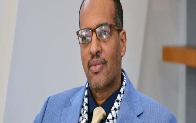 الروائي الجزائري عبد الله كروم: الكتابة عن الصحراء خيار يتماهى مع ذاتي وانتمائي