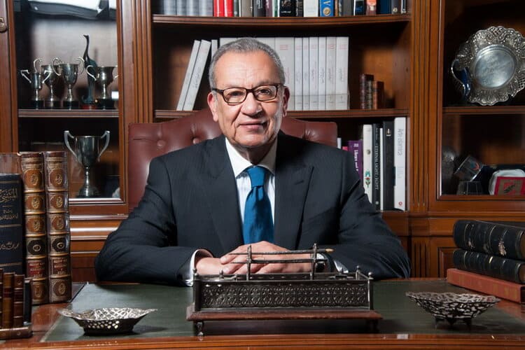 الناشر المصري إبراهيم المعلم يحصل على جائزة بطل اتحاد الناشرين الدولي لعام 2024.