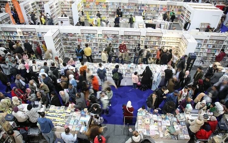 إقبال كثيف في معرض القاهرة للكتاب في أول أيام استقبال الجمهور