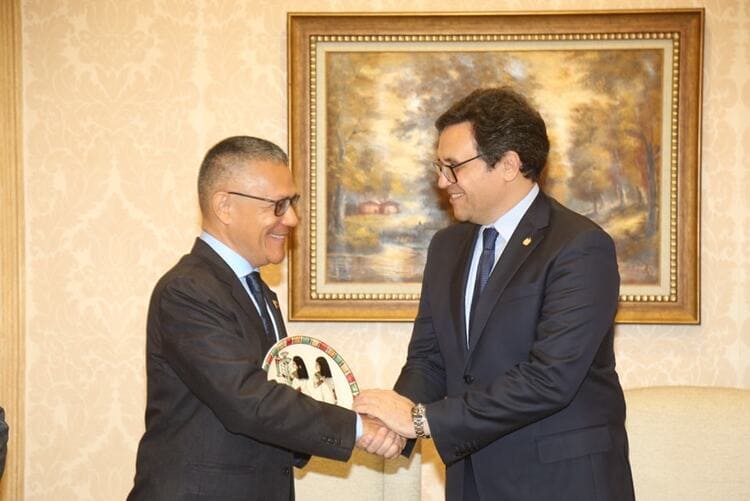 بحث استعدادات مشاركة مصر ضيف شرف معرض فنزويلا للكتاب 2025