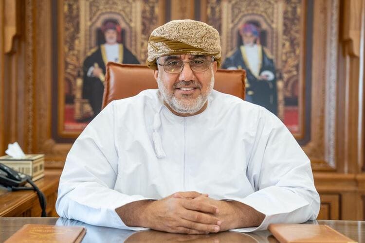 محافظ شمال الشرقية: مشاركتنا بمعرض مسقط يعد الثقافي الأبرز