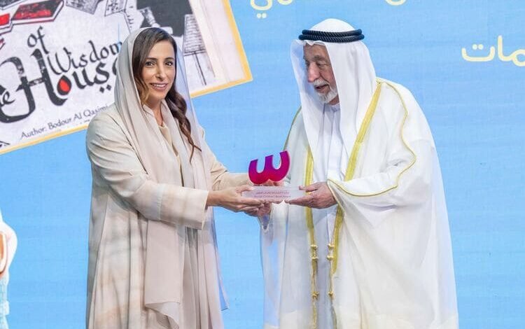 الشيخ سلطان القاسمي يكرم الفائزين بجائزة الشارقة لكتاب الطفل