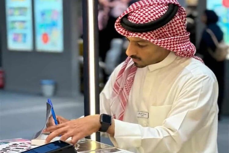 الكاتب مبارك العريفان: هدفي تعزيز الحضور الثقافي الكويتي عربيا ودوليا