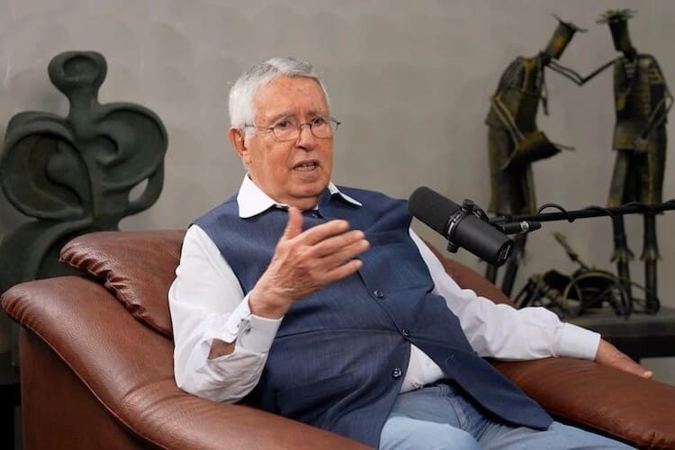 المفكر المغربي الراحل محمد بن عيسى شخصية معرض مكتبة الإسكندرية للكتاب 2025