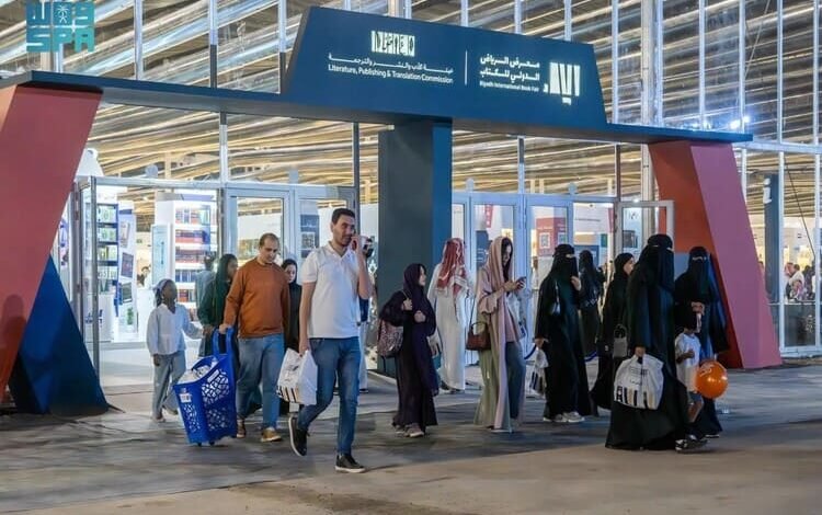 معارض الكتب تتجاوز البيع إلى كونها "مختبرات قراءة مفتوحة" ..