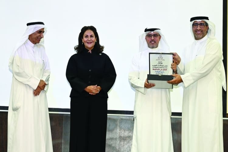 فوز رواية “أسفار مدينة الطين” لسعود السنعوسي بجائزة رابطة الأدباء للرواية 2025