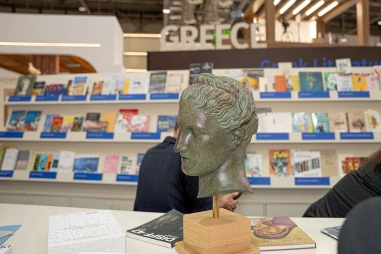 رئيسة لجنة الآداب اليونانية: الشارقة مركز محوري للتواصل الثقافي والقيادة الحكيمة سر الإبداع