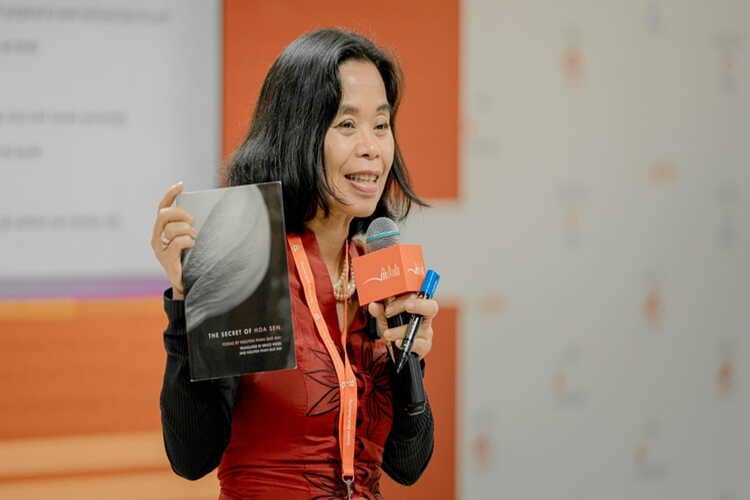 روائية فيتنامية في معرض الشارقة: النص الأدبي يُكتب بالقلب أولاً ويُنقّح بالعقل