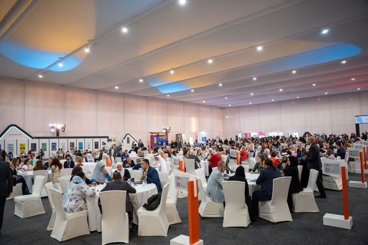 مؤتمر الناشرين الدولي بالشارقة: خبراء يبحثون عن حلول مبتكرة لـ "عقدة التوزيع"